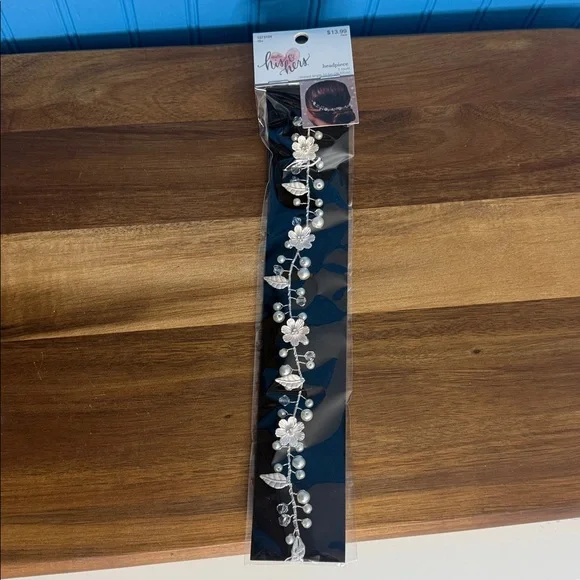 NWT Elegant Rose Gold Floral Bridal Hair Accessory - Picture 2 of 3